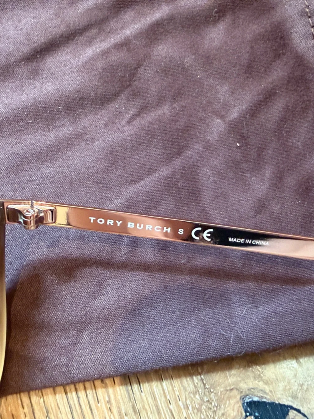 Tory Burch hardware imperfection